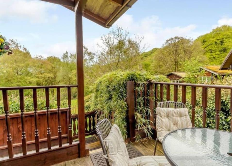 Luxury Peak District Lodge, Hot Tub, Log Burner, Nr Lake Rudyard Экстерьер фото