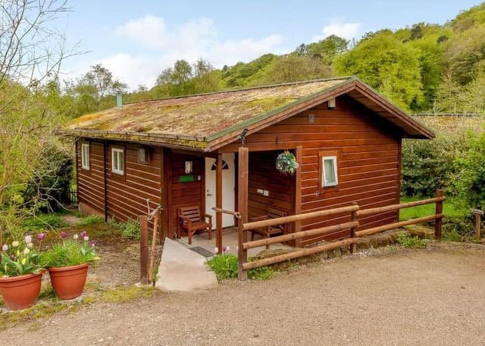 Luxury Peak District Lodge, Hot Tub, Log Burner, Nr Lake Rudyard Экстерьер фото