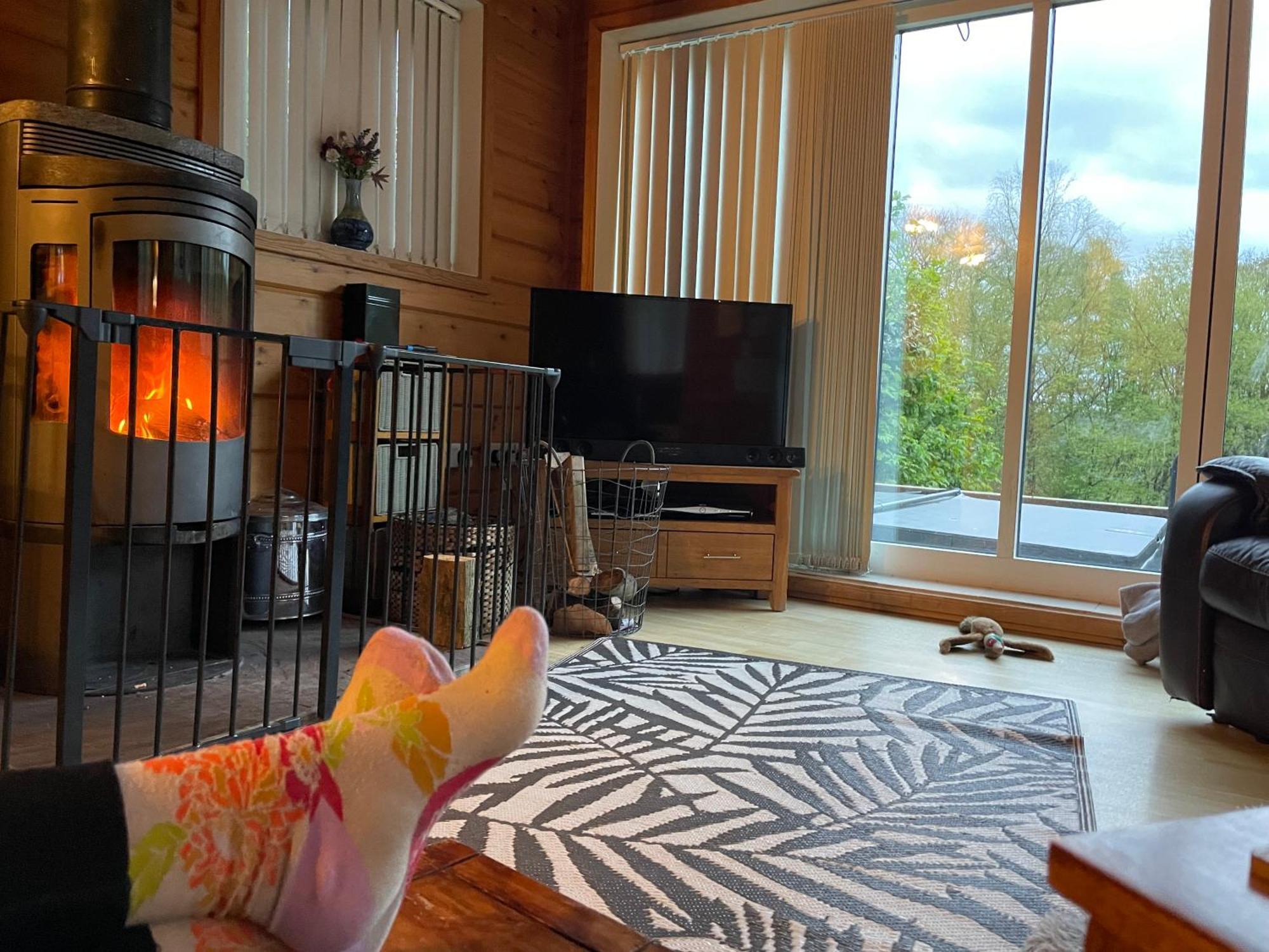 Luxury Peak District Lodge, Hot Tub, Log Burner, Nr Lake Rudyard Экстерьер фото